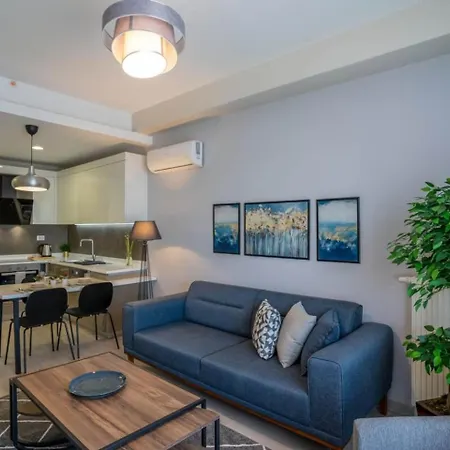 Stylish Urban Apt- Soak Up The City's Vibes