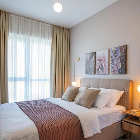 Apartman Stylish Urban Apt- Soak Up The City's Vibes